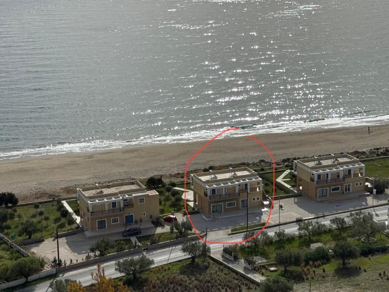 קרפאטוס Beachfront Apartments מראה חיצוני תמונה