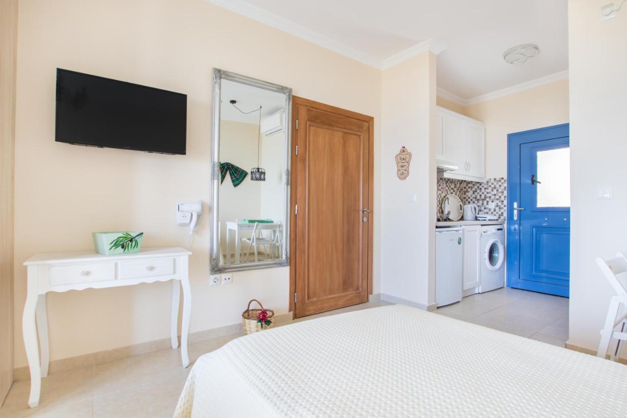 קרפאטוס Beachfront Apartments מראה חיצוני תמונה